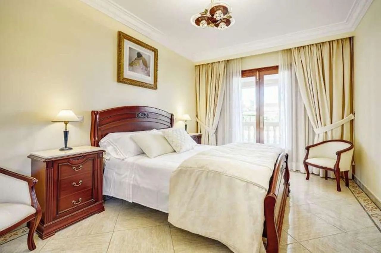 Villa Chabela Badia Blava Spain